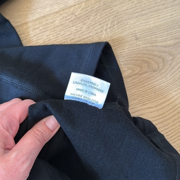 Woolx Riley Long Sleeve Crew
Cold Weather EUC Base Layer 85% Merino Wool - Picture 7 of 7